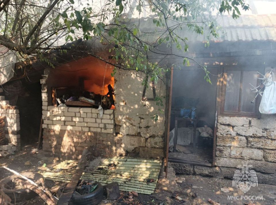 Спасатели МЧС ликвидировали пожар в Скадовском округе Спасатели МЧС ликвидировали пожар в Скадовском округе