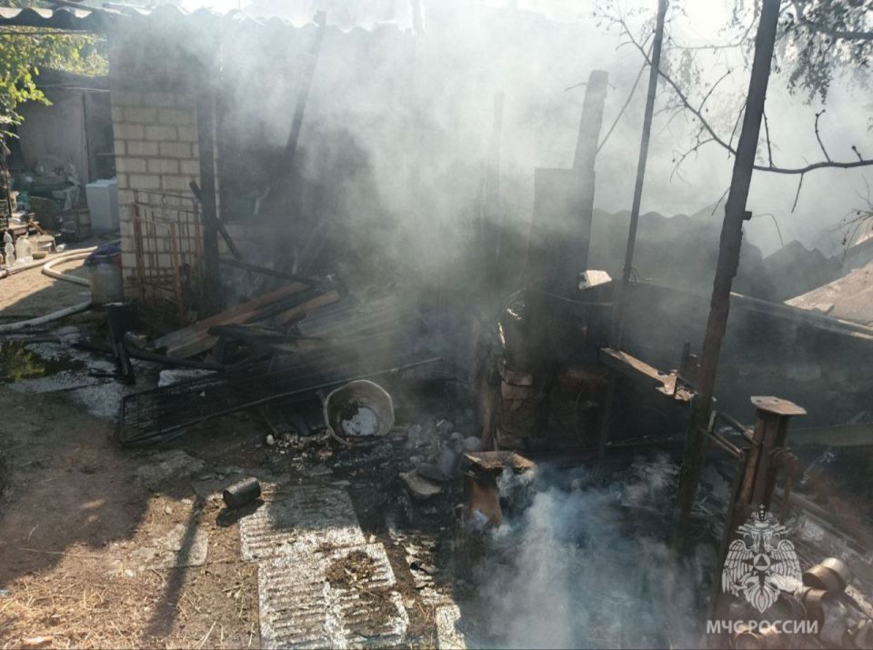 Огнеборцы МЧС Херсонской области ликвидировали пожар в Скадовском округе Огнеборцы МЧС Херсонской области ликвидировали пожар в Скадовском округе