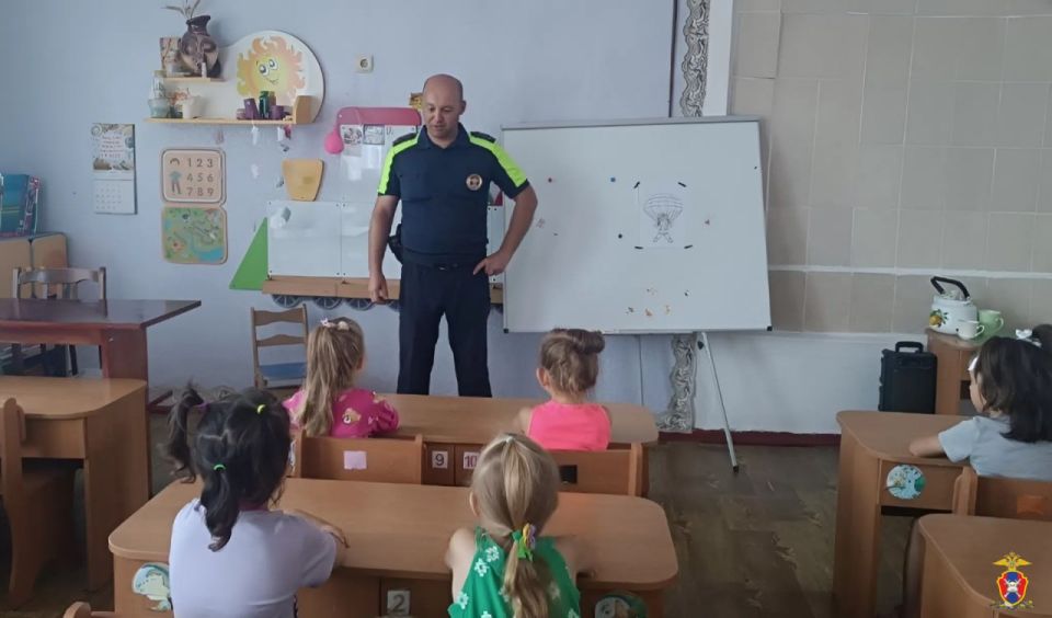 В Херсонской области сотрудники Госавтоинспекции провели мероприятие с воспитанниками детского сада В Херсонской области сотрудники Госавтоинспекции провели мероприятие с воспитанниками детского сада