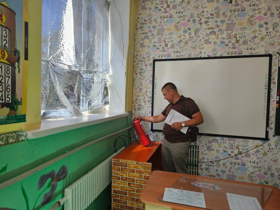 В Чаплинском муниципальном округе проходит осмотр подготовленности образовательных учреждений к новому учебному году В Чаплинском муниципальном округе проходит осмотр подготовленности образовательных учреждений к новому учебному году