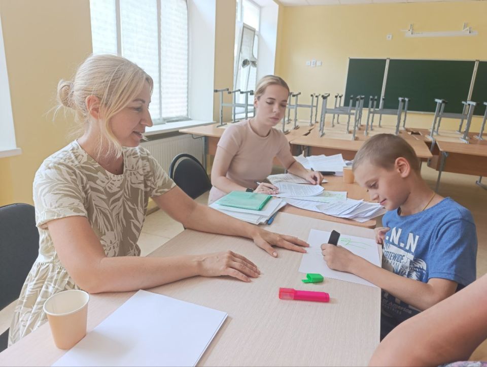 Евгения Кузьменко: При поддержке секретаря Местного отделения партии «Единая Россия», главы Новотроицкого МО Евгении Кузьменко в муниципальном образовании начали прием высококвалифицированные медицинские специалисты из... Евгения Кузьменко: При поддержке секретаря Местного отделения партии «Единая Россия», главы Новотроицкого МО Евгении Кузьменко в муниципальном образовании начали прием высококвалифицированные медицинские специалисты из...