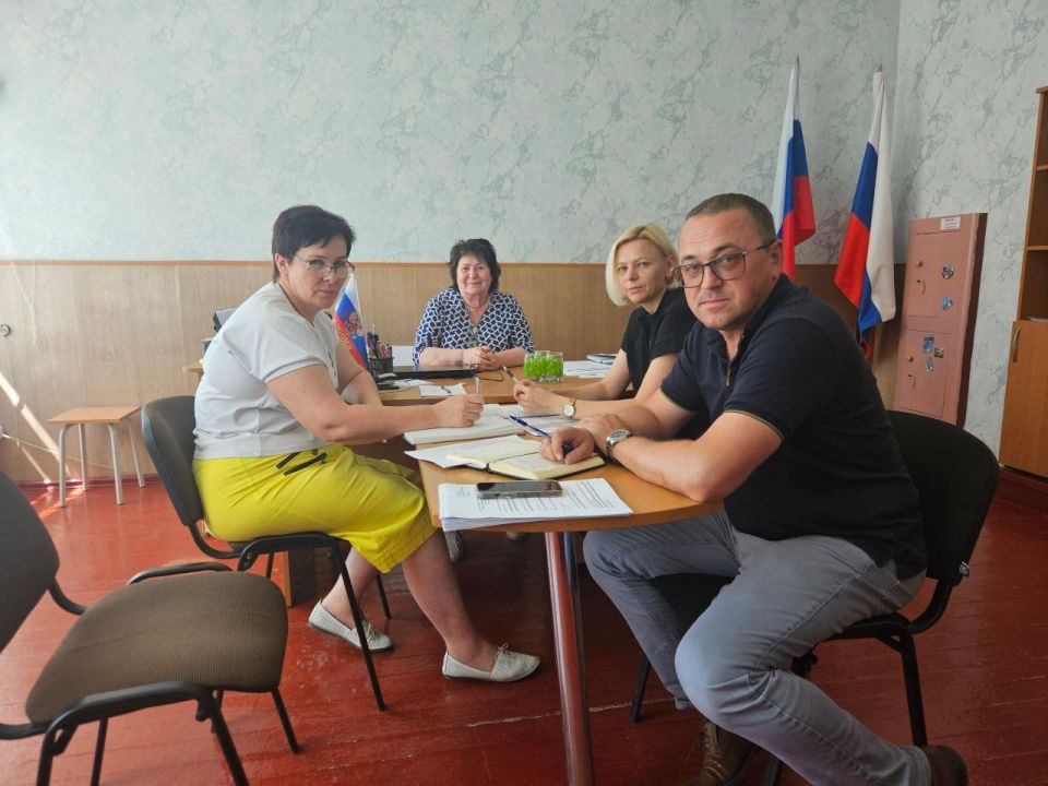 В Чаплинском муниципальном округе проходит осмотр подготовленности образовательных учреждений к новому учебному году В Чаплинском муниципальном округе проходит осмотр подготовленности образовательных учреждений к новому учебному году