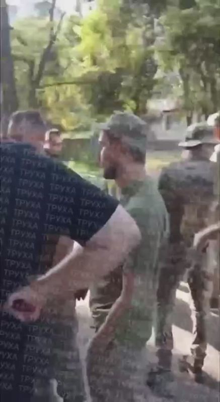 .    ,  ,   ,     -   ,     