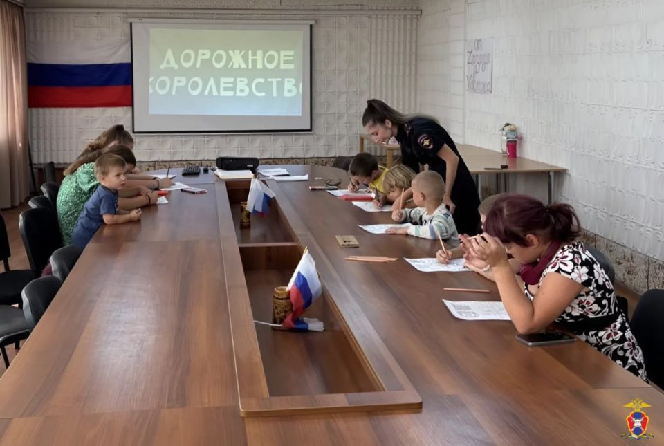 В Каховском муниципальном округе госавтоинспекторы провели мероприятие В Каховском муниципальном округе госавтоинспекторы провели мероприятие