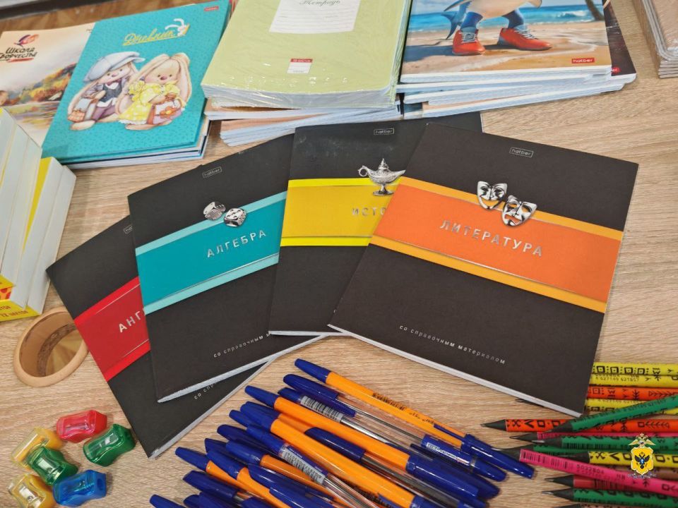 В Херсонской области полицейские приняли участие во Всероссийской благотворительной акции «Помоги пойти учиться» В Херсонской области полицейские приняли участие во Всероссийской благотворительной акции «Помоги пойти учиться»