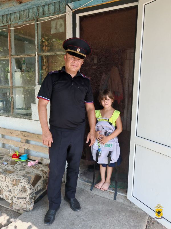 В Херсонской области полицейские приняли участие во Всероссийской благотворительной акции «Помоги пойти учиться» В Херсонской области полицейские приняли участие во Всероссийской благотворительной акции «Помоги пойти учиться»