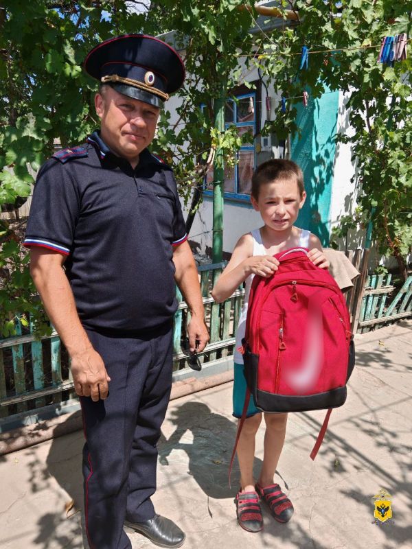 В Херсонской области полицейские приняли участие во Всероссийской благотворительной акции «Помоги пойти учиться» В Херсонской области полицейские приняли участие во Всероссийской благотворительной акции «Помоги пойти учиться»