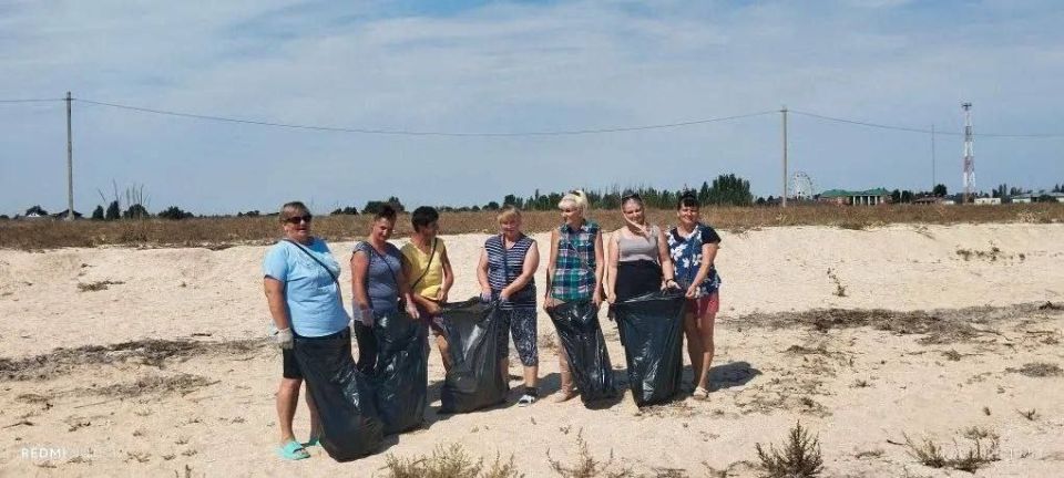 На проблемном участке Азовского моря под Геническом навели порядок На проблемном участке Азовского моря под Геническом навели порядок