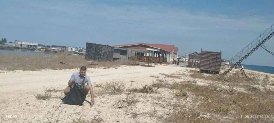 На проблемном участке Азовского моря под Геническом навели порядок На проблемном участке Азовского моря под Геническом навели порядок