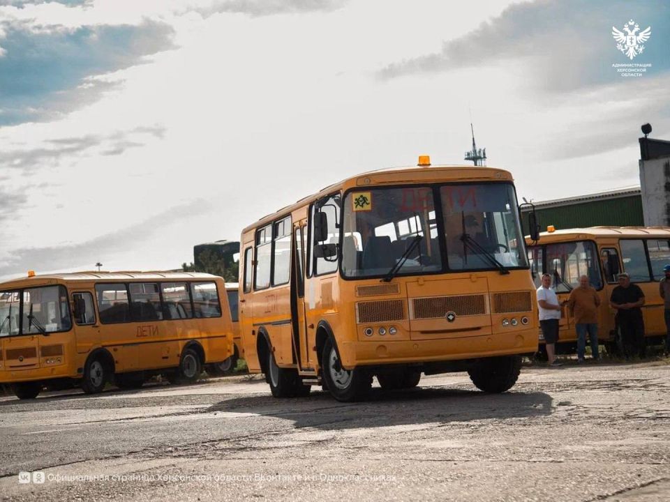 Семь школьных автобусов направили в Херсонскую область из Краснодара Семь школьных автобусов направили в Херсонскую область из Краснодара
