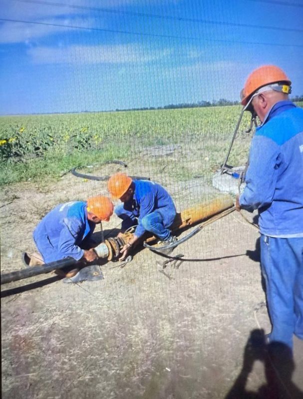 Специалистами Верхнерогачикского ТПУ были проведены ремонтные работы на артезианских скважинах округа Специалистами Верхнерогачикского ТПУ были проведены ремонтные работы на артезианских скважинах округа