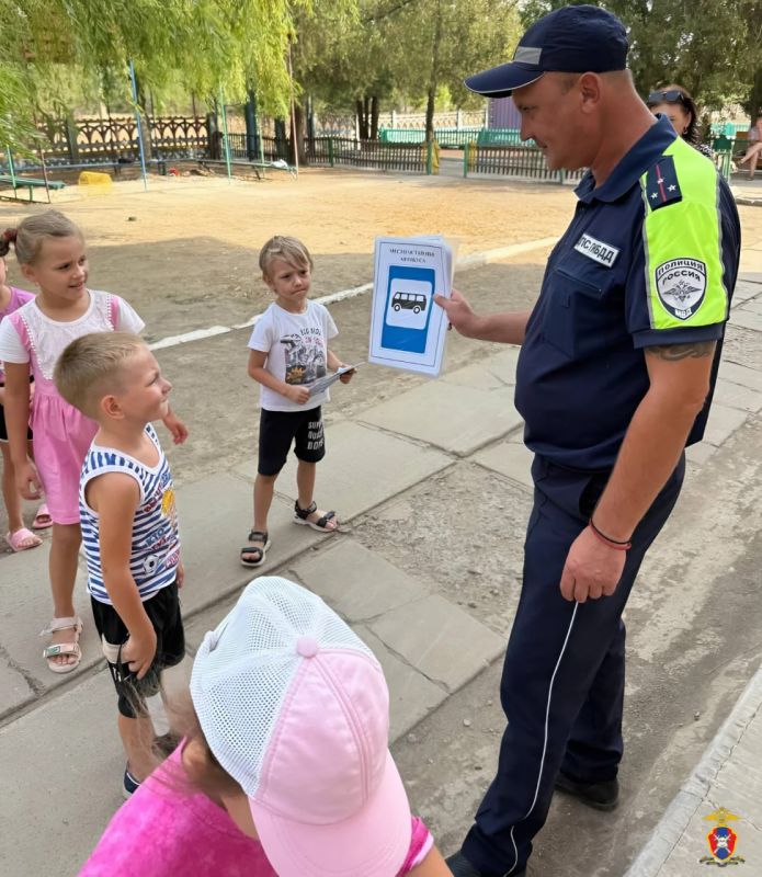 В Херсонской области сотрудники Госавтоинспекции провели мероприятие с воспитанниками детского сада В Херсонской области сотрудники Госавтоинспекции провели мероприятие с воспитанниками детского сада