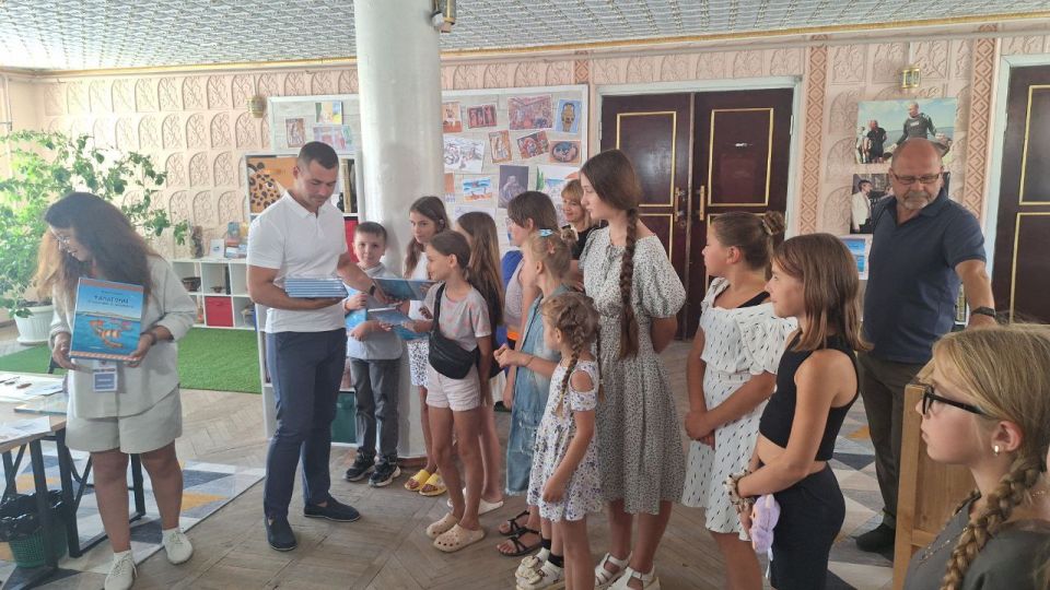 В Каланчаке состоялось открытие передвижного детского центра Государственного историко-археологического музея-заповедника «Фанагория» В Каланчаке состоялось открытие передвижного детского центра Государственного историко-археологического музея-заповедника «Фанагория»