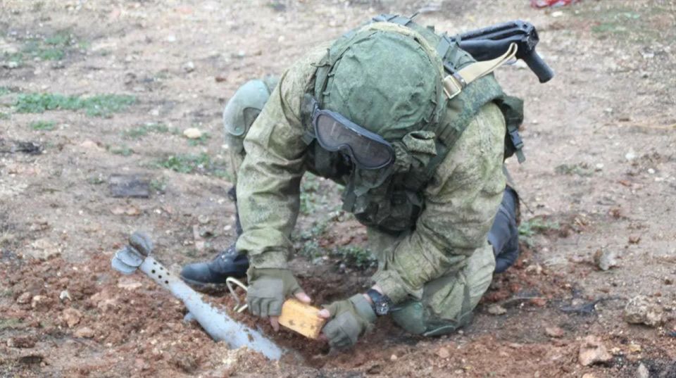 Инженерные подразделения 49-й армии продолжают разминирование в Херсонской области Инженерные подразделения 49-й армии продолжают разминирование в Херсонской области