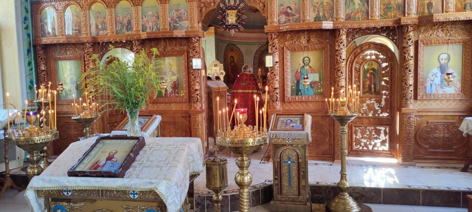 В православном храме села Тавричанка прошло праздничное богослужение В православном храме села Тавричанка прошло праздничное богослужение