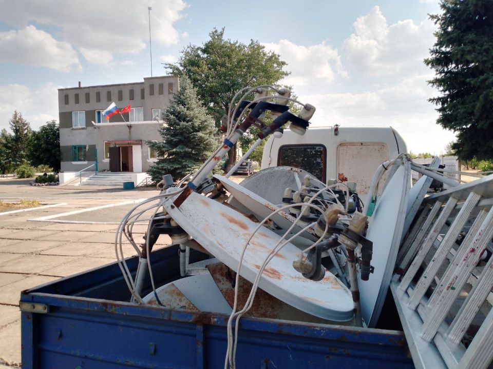 В Федоровском территориальном отделе идет активный демонтаж украинских спутниковых антенн «Горыныч» В Федоровском территориальном отделе идет активный демонтаж украинских спутниковых антенн «Горыныч»