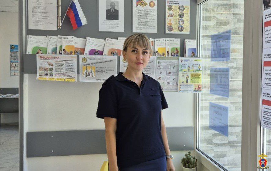 В Чаплынском муниципальном округе госавтоинспекторы посетили места приема граждан и разместили на стендах памятки по ПДД В Чаплынском муниципальном округе госавтоинспекторы посетили места приема граждан и разместили на стендах памятки по ПДД