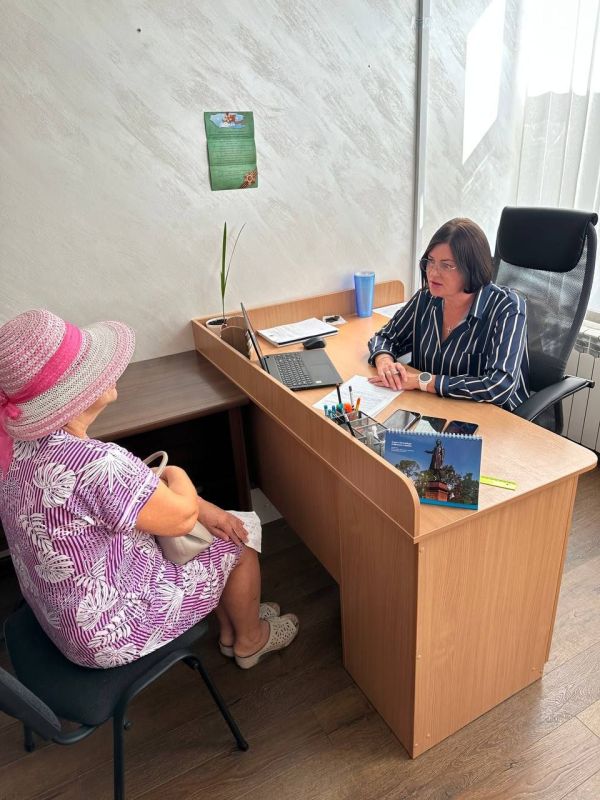 Министр труда и соцзащиты Херсонской области Алла Бархатнова провела прием граждан Министр труда и соцзащиты Херсонской области Алла Бархатнова провела прием граждан