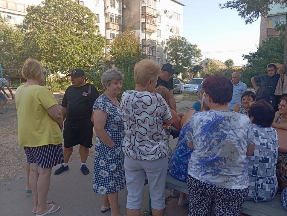 15 августа для налаживания эффективного взаимодействия с населением и повышения уровня удовлетворенности качеством обслуживания было принято решение организовать ряд собраний с участием представителей 15 августа для налаживания эффективного взаимодействия с населением и повышения уровня удовлетворенности качеством обслуживания было принято решение организовать ряд собраний с участием представителей