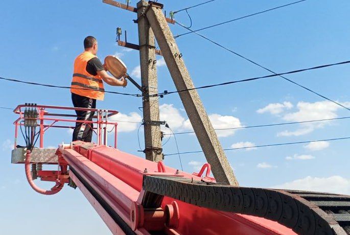 В селе Новое проводятся работы по восстановлению уличного освещения В селе Новое проводятся работы по восстановлению уличного освещения