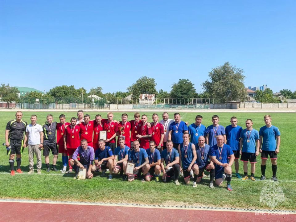 Спорт для спасателей: МЧС России на Кубке Генического округа по футболу Спорт для спасателей: МЧС России на Кубке Генического округа по футболу