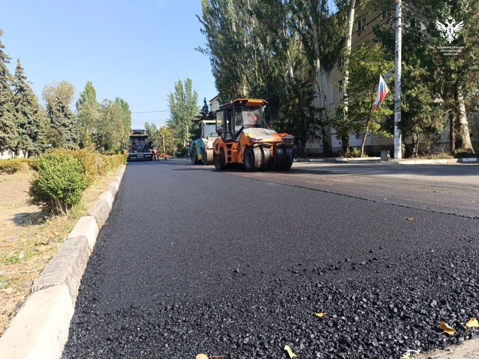 В Скадовске продолжается масштабный ремонт дорог В Скадовске продолжается масштабный ремонт дорог