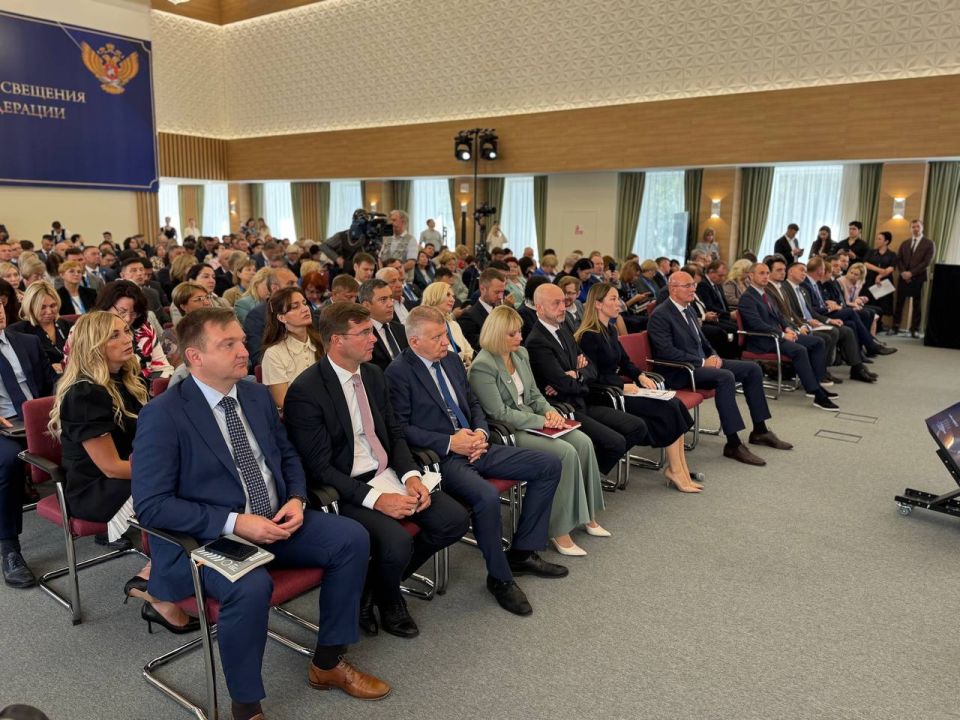 Владимир Сальдо: Ректор Херсонского педуниверситета Нина Шашкова и министр образования Людмила Ковтун представляют Херсонщину на Всероссийском совещании по образованию Владимир Сальдо: Ректор Херсонского педуниверситета Нина Шашкова и министр образования Людмила Ковтун представляют Херсонщину на Всероссийском совещании по образованию