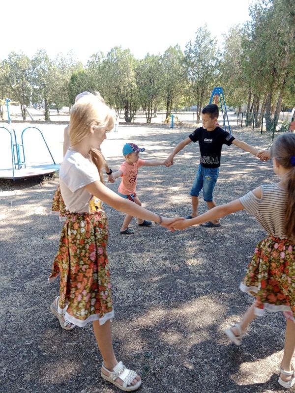 19 августа в Нижнеторгаивском Доме Культуры прошли увлекательные поседелки посвященное празднику Яблочного Спаса 19 августа в Нижнеторгаивском Доме Культуры прошли увлекательные поседелки посвященное празднику Яблочного Спаса