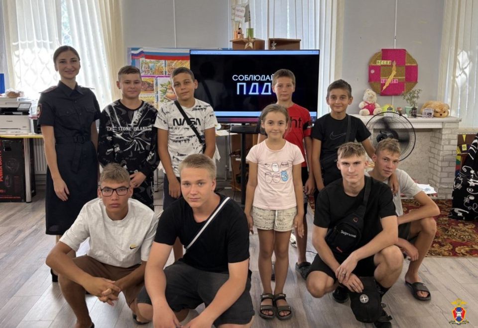 В Каховском муниципальном округе сотрудники Госавтоинспекции провели профилактическую встречу по Правилам дорожного движения для подростков