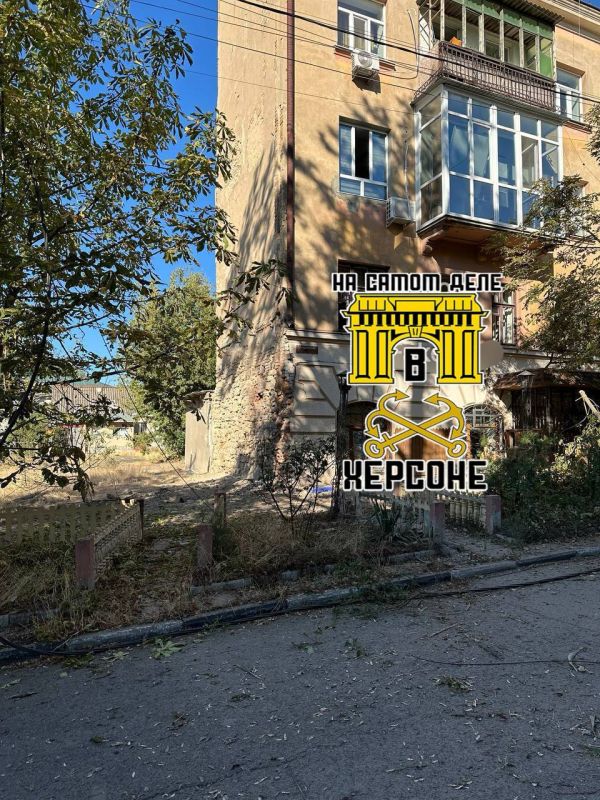 Херсон. Обстрел жилого района