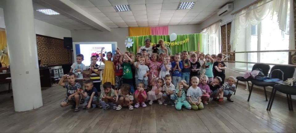 Сегодня в Новотроицком центре культуры и досуга была проведена развлекательная программа, посвящённая Дню рождения всеми любимого персонажа — Чебурашки! Сегодня в Новотроицком центре культуры и досуга была проведена развлекательная программа, посвящённая Дню рождения всеми любимого персонажа — Чебурашки!