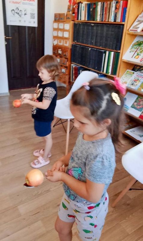 Яблочный Спас в Привольской библиотеке: праздник для самых маленьких Яблочный Спас в Привольской библиотеке: праздник для самых маленьких