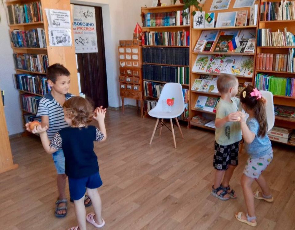 Яблочный Спас в Привольской библиотеке: праздник для самых маленьких Яблочный Спас в Привольской библиотеке: праздник для самых маленьких