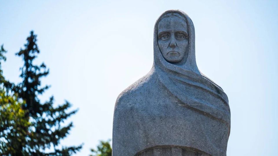 Активное участие в мероприятиях финалистов проекта «Герои Херсонщины», участников специальной военной операции – продемонстрировало их глубокое уважение к истории нашей страны Активное участие в мероприятиях финалистов проекта «Герои Херсонщины», участников специальной военной операции – продемонстрировало их глубокое уважение к истории нашей страны