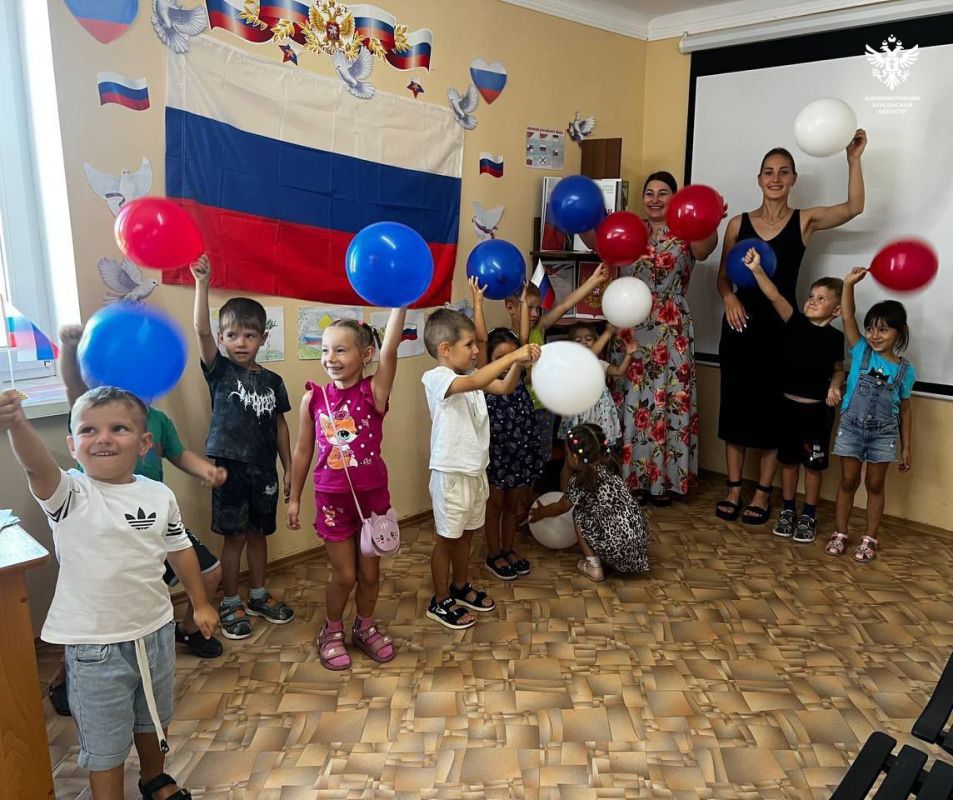 Ко Дню Государственного флага России в Каховском округе прошли праздничные мероприятия Ко Дню Государственного флага России в Каховском округе прошли праздничные мероприятия