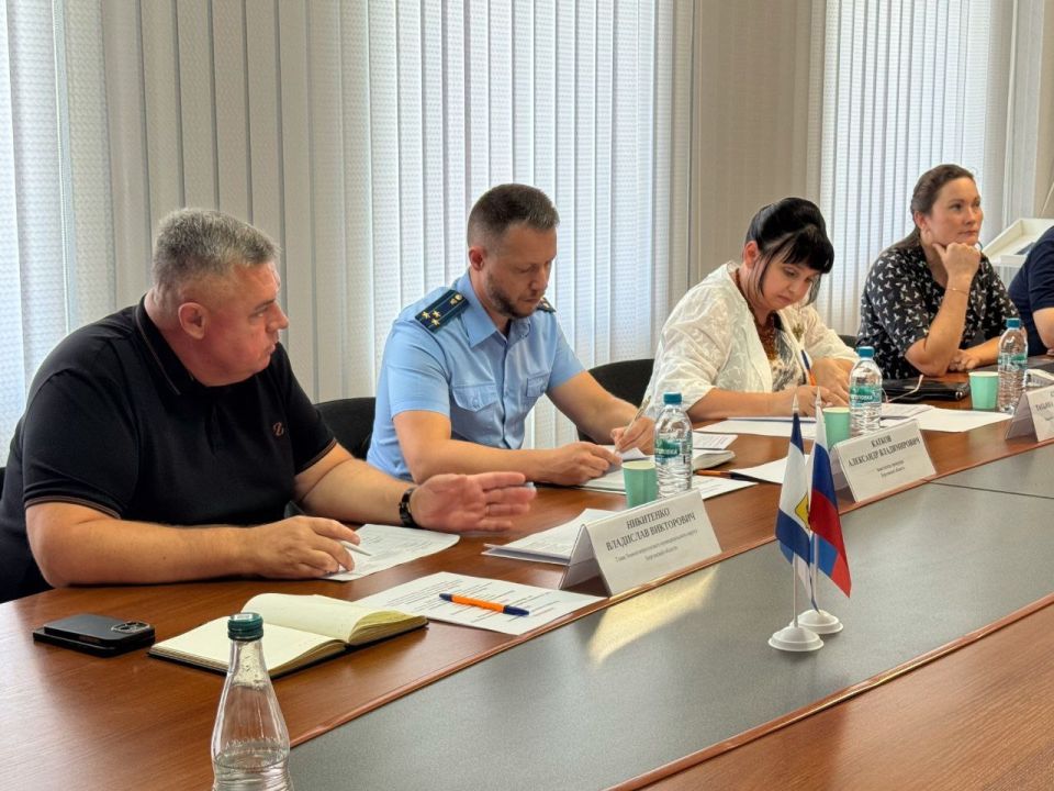 Владимир Сальдо: Заместитель Губернатора Херсонской области Татьяна Кузьмич и заместитель прокурора региона Александр Катков провели личный приём граждан в Нижнесерогозском округе Владимир Сальдо: Заместитель Губернатора Херсонской области Татьяна Кузьмич и заместитель прокурора региона Александр Катков провели личный приём граждан в Нижнесерогозском округе