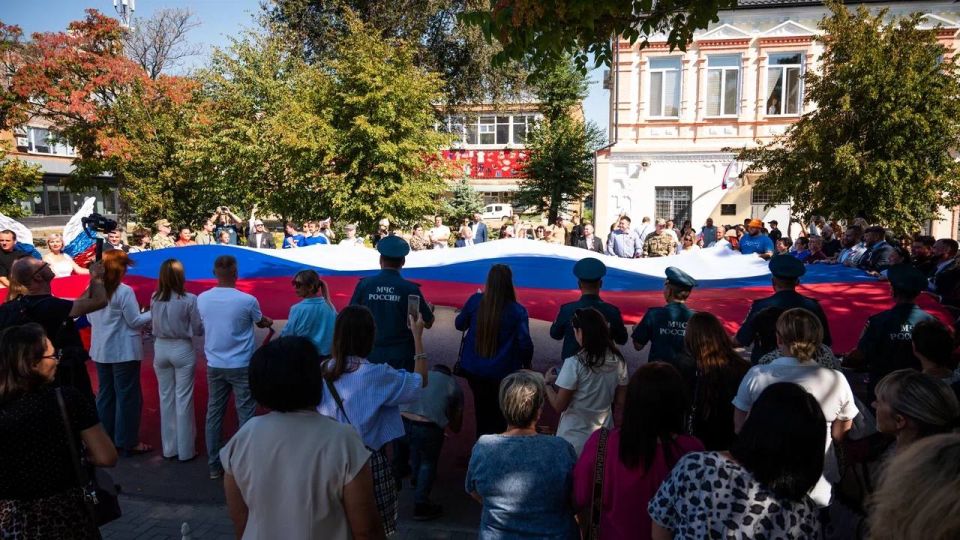 «Герои Херсонщины» приняли участие в торжественных мероприятиях ко Дню Государственного флага в Геническе «Герои Херсонщины» приняли участие в торжественных мероприятиях ко Дню Государственного флага в Геническе
