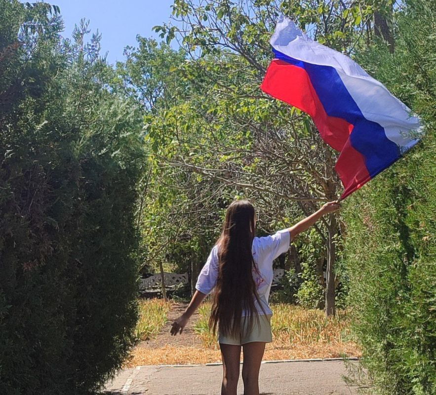 1Первые о важности государственной символики 1Первые о важности государственной символики