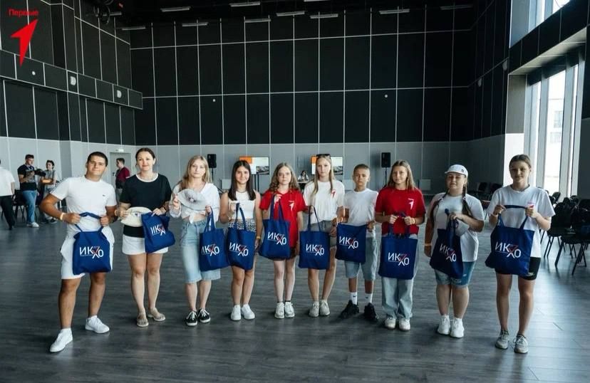 Большой фотоотчет Первых с празднования Дня Государственного флага России в Творческом поселке «Счастливцево» Большой фотоотчет Первых с празднования Дня Государственного флага России в Творческом поселке «Счастливцево»