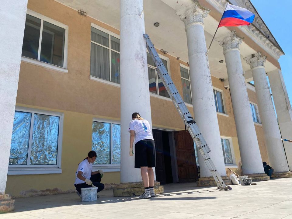 Ко Дню Флага России: Патриотическая акция в селе Азовское! Ко Дню Флага России: Патриотическая акция в селе Азовское!
