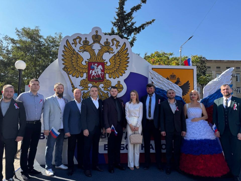 В Херсонской области проходят мероприятия, посвященые Дню государственного флага РФ В Херсонской области проходят мероприятия, посвященые Дню государственного флага РФ