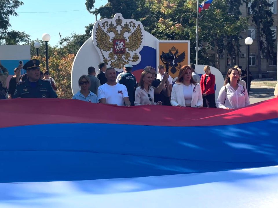 В Херсонской области проходят мероприятия, посвященые Дню государственного флага РФ В Херсонской области проходят мероприятия, посвященые Дню государственного флага РФ