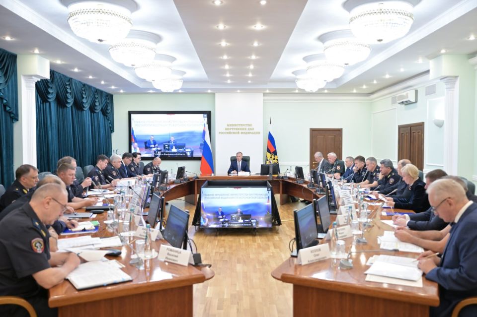 Александр Горовой провел заседание Оперативного штаба МВД России по профилактике правонарушений