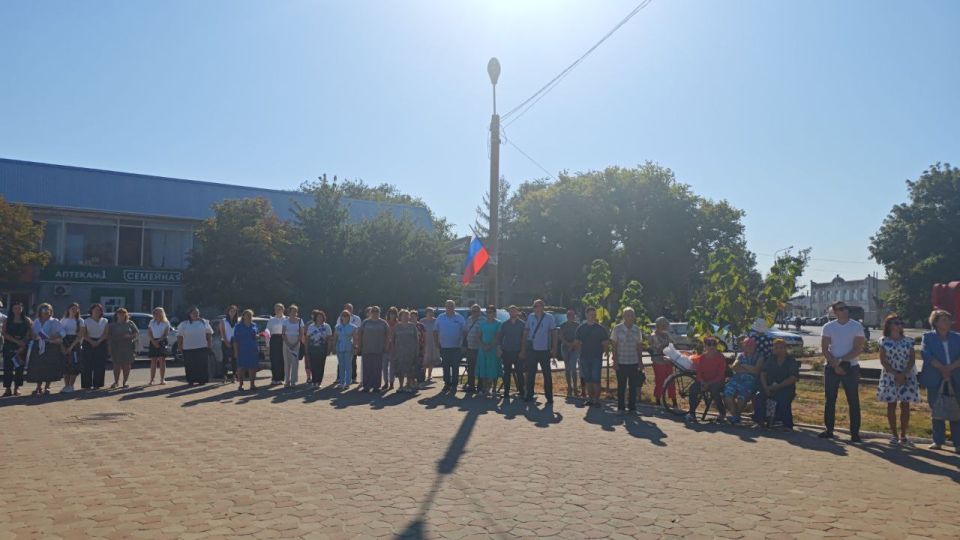 В Каланчаке отметили День Государственного флага Российской Федерации В Каланчаке отметили День Государственного флага Российской Федерации