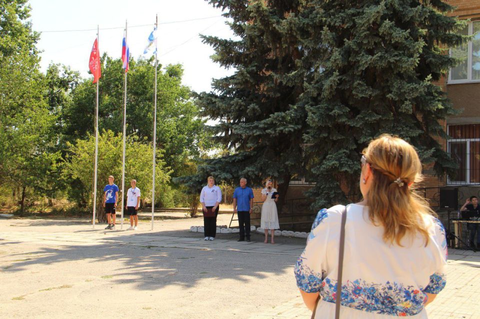 Волонтёры Чаплинского муниципального округа приняли активное участие в патриотическом автопробеге, посвящённом Дню Флага Российской Федерации Волонтёры Чаплинского муниципального округа приняли активное участие в патриотическом автопробеге, посвящённом Дню Флага Российской Федерации