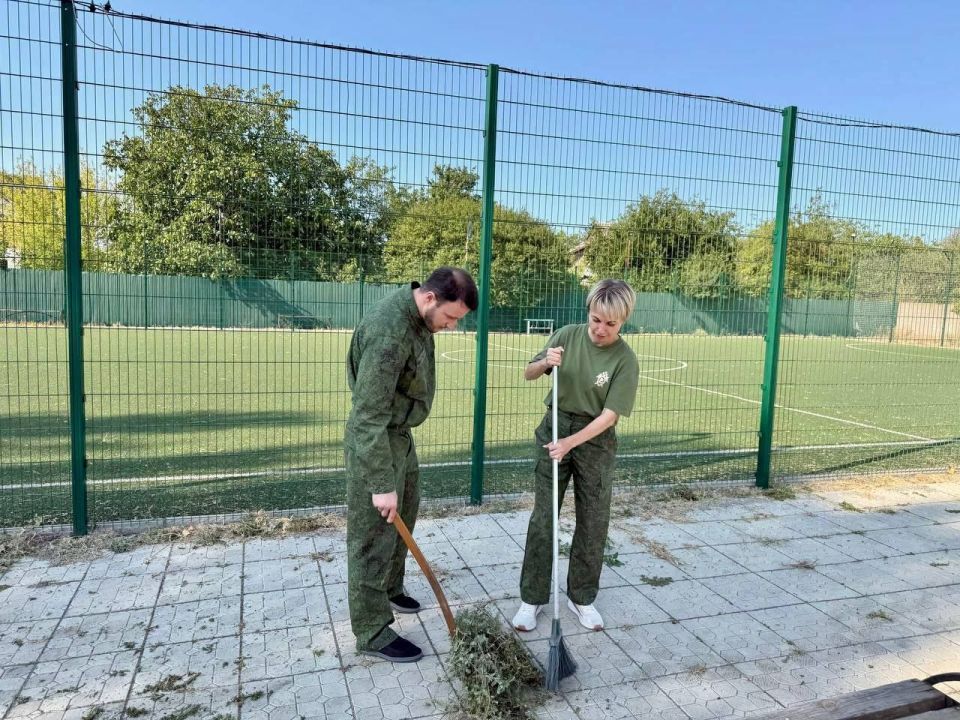 Офицеры СУ СК России по Херсонской области оказали помощь образовательным учреждениям в регионе Офицеры СУ СК России по Херсонской области оказали помощь образовательным учреждениям в регионе