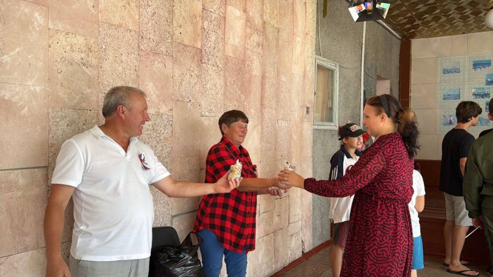 Праздничный концерт в честь Дня флага России Праздничный концерт в честь Дня флага России