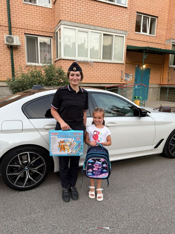 В преддверии нового учебного года сотрудники транспортной полиции Северо-Кавказского региона приняли участие в благотворительной акции «Помоги собраться в школу» В преддверии нового учебного года сотрудники транспортной полиции Северо-Кавказского региона приняли участие в благотворительной акции «Помоги собраться в школу»