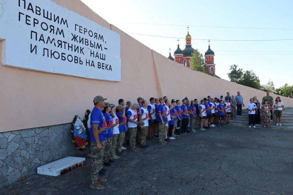 "От Победы к Победе": сотрудники МЧС России пробежали символическую дистанцию "От Победы к Победе": сотрудники МЧС России пробежали символическую дистанцию