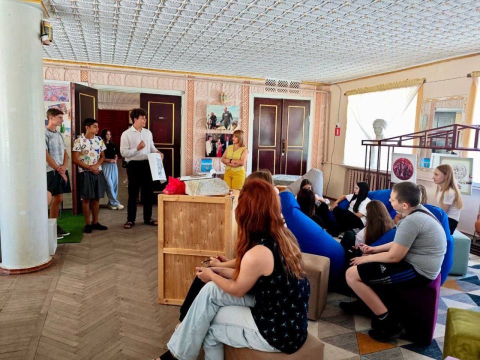 Творческая встреча в Каланчаке: как молодежь училась превращать мечты в проекты Творческая встреча в Каланчаке: как молодежь училась превращать мечты в проекты